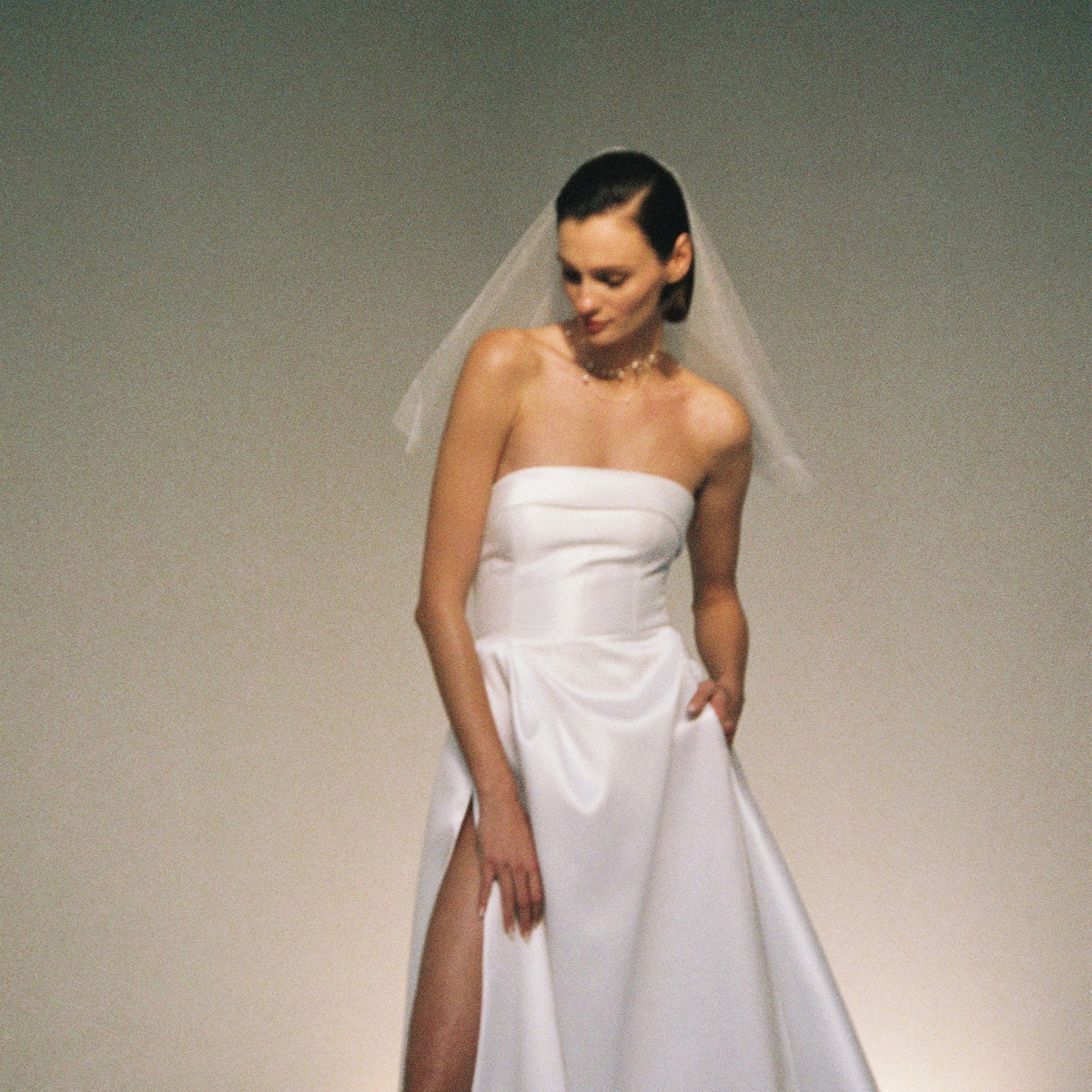 mini wedding dress with veil Stunning Mini Wedding Dresses @callablanchedress #noiva #bride #bridalideas #gown dresses bridalinspiration bridalstyle bridalinspo callablanche weddinggowns weddingdresses brides bridestobe vestidos beauty style fashion instalook instadress